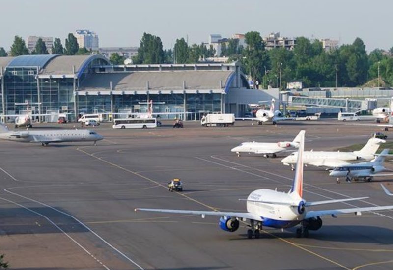 В двух киевских аэропортах одновременно произошли ЧП с самолетами