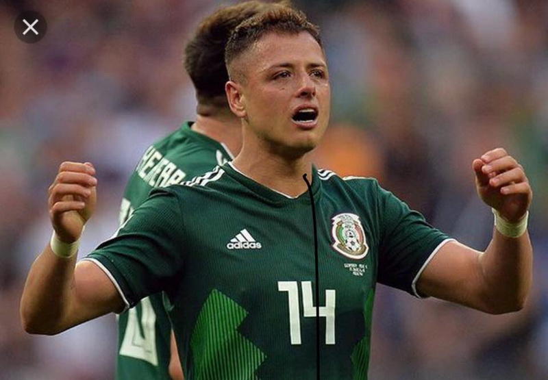 Нападающий сборной Мексики расплакался после победы над Германией