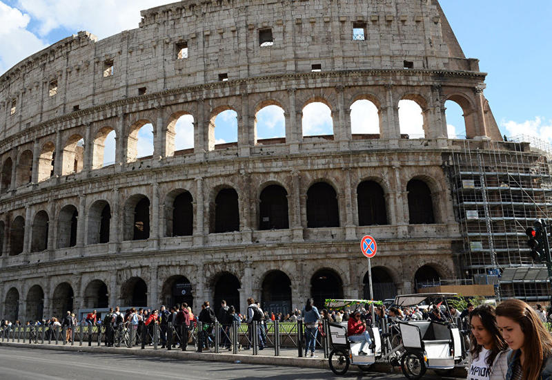 Подросток из Австрии попытался украсть фрагмент Колизея в Риме