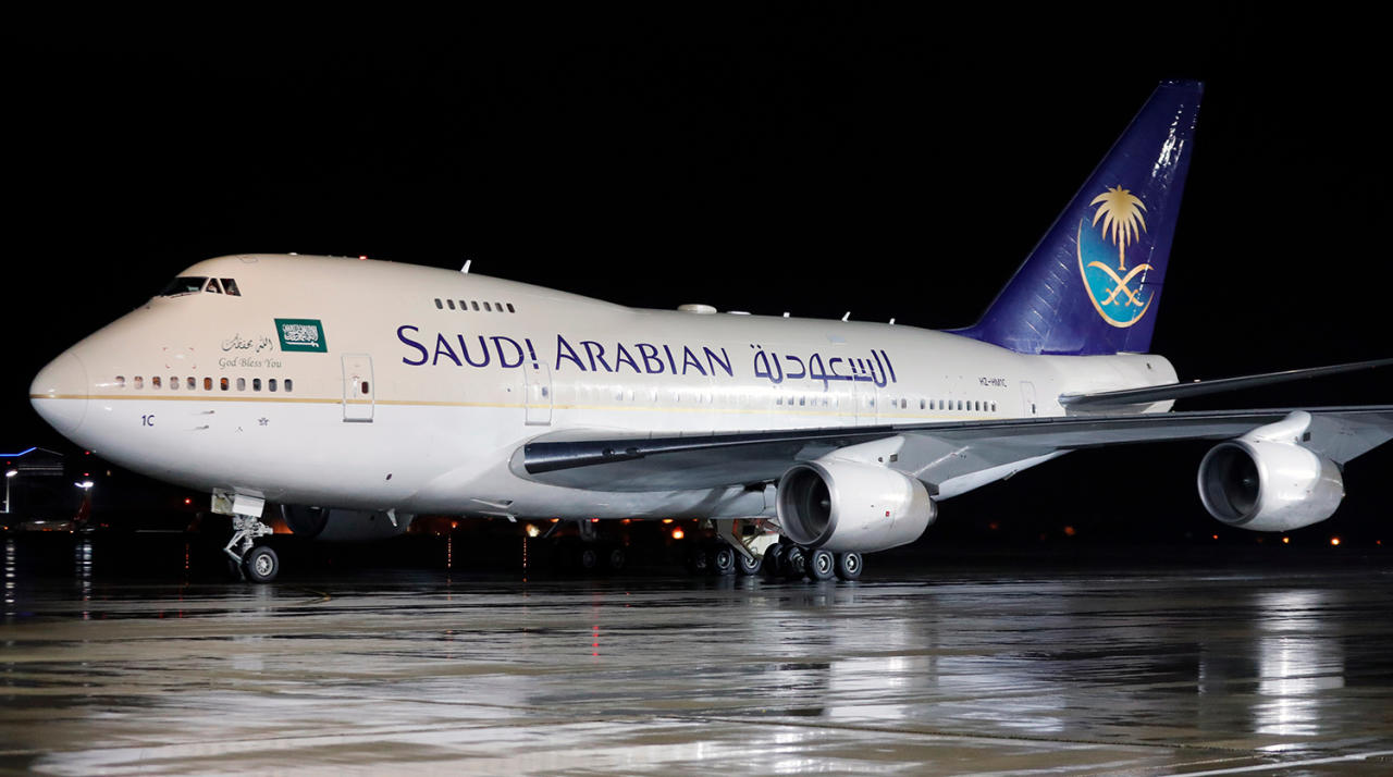 Самолет сборной Саудовской Аравии загорелся в воздухе