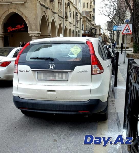 "Мобильный репортер": Безобразная парковка в центре Баку
