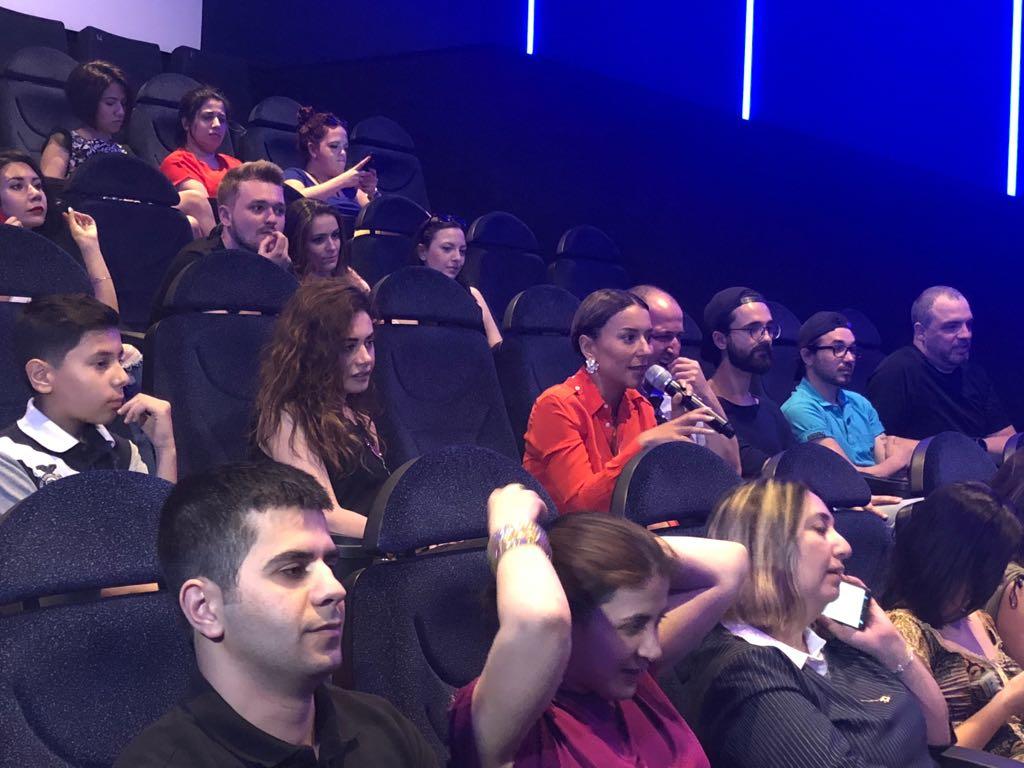 В CinemaPlus Gənclik Mall состоялась презентация клипа Эльвина Новрузова "Dərdverən"