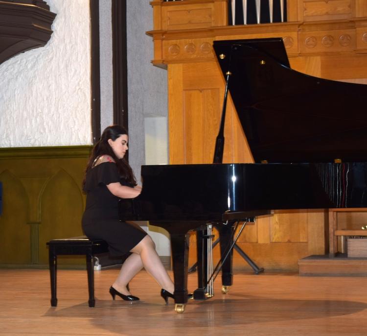 В Баку состоялся заключительный концерт этого сезона в рамках проекта "Gənclərə dəstək"