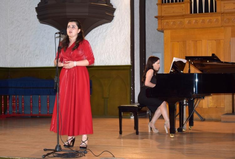 В Баку состоялся заключительный концерт этого сезона в рамках проекта "Gənclərə dəstək"