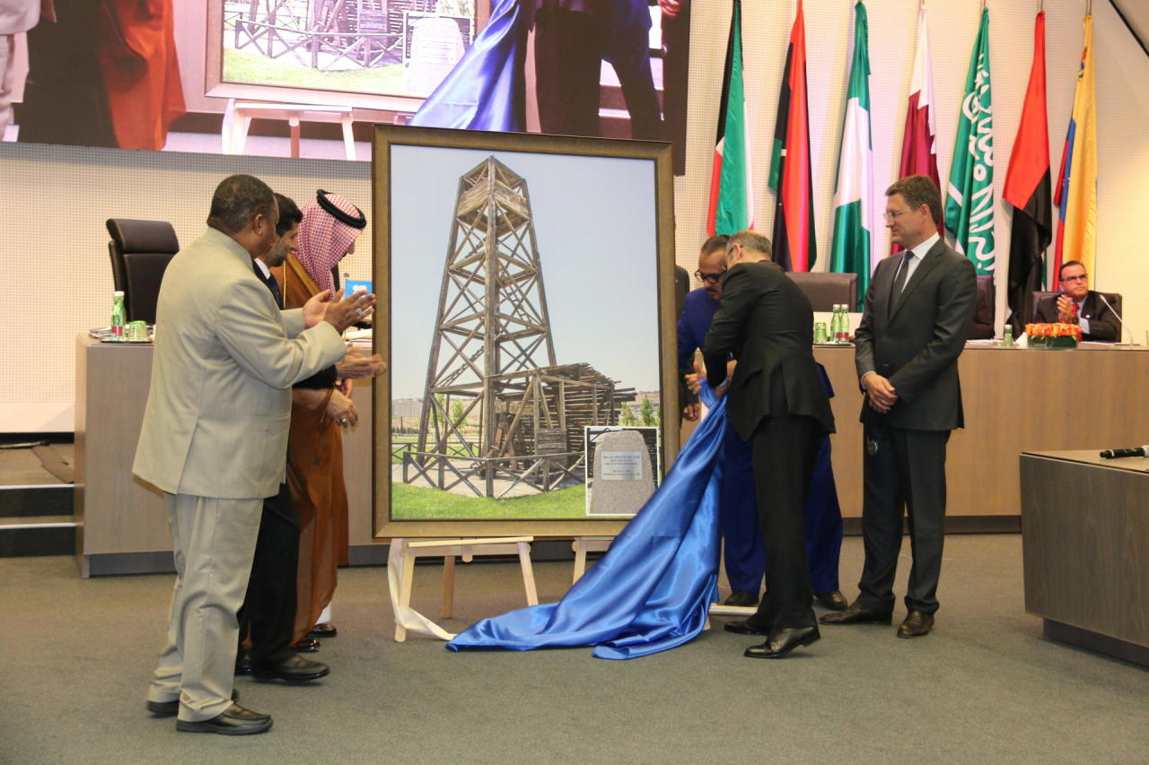 Азербайджан поддержал решение ОПЕК по увеличению добычи нефти