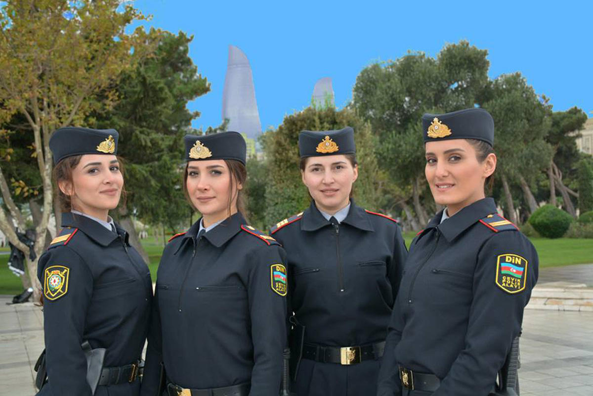 Самые прекрасные азербайджанские женщины-полицейские