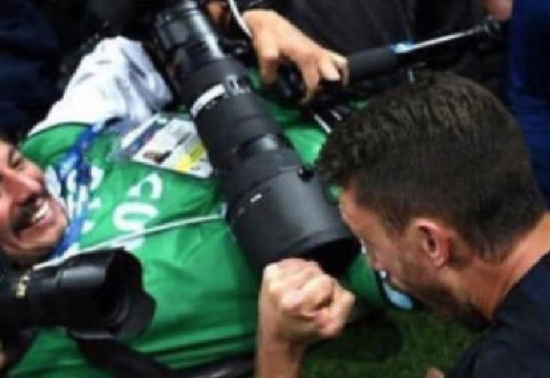 Фотограф, на которого свалилась сборная Хорватии, показал, что у него получилось