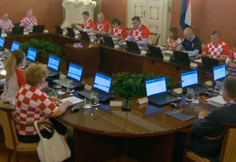 Правительство Хорватии провело заседание в футболках сборной