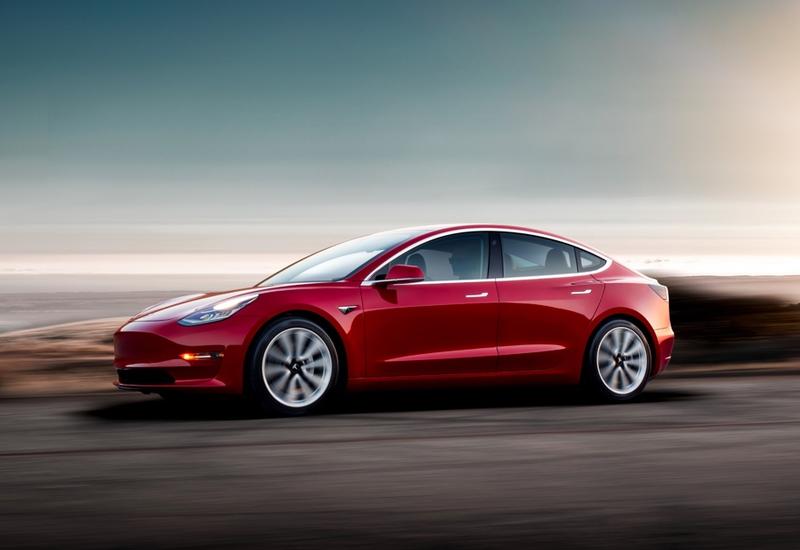 Tesla занизит самую быструю Model 3
