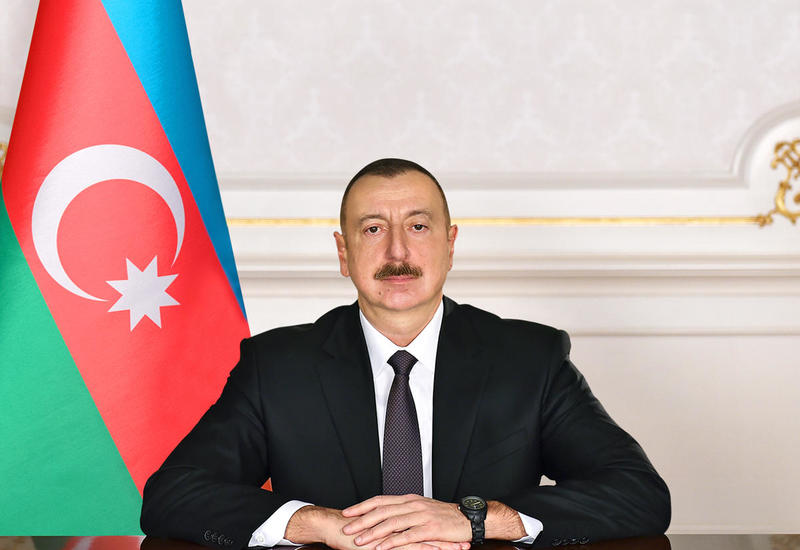 Президент Ильхам Алиев поздравил Президента Монтенегро