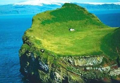 Тайна самого одинокого дома Исландии: чей он и как выглядит с другого ракурса