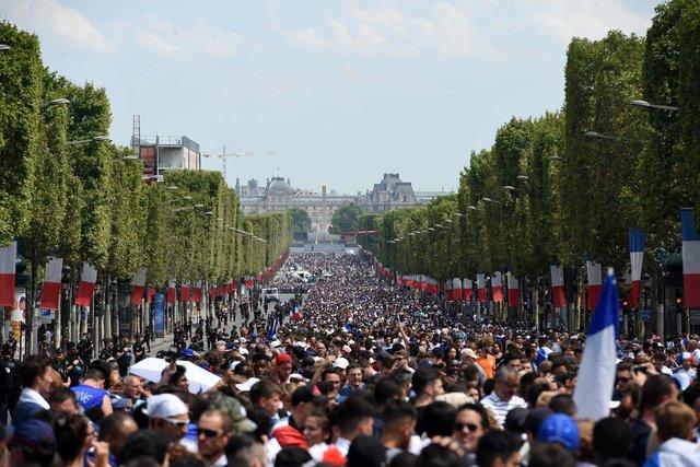 Чемпионский парад сборной Франции в честь победы на ЧМ-2018