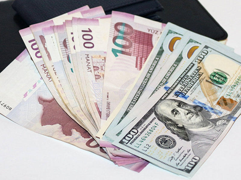 Сколько азербайджанцы держат денег в банках?