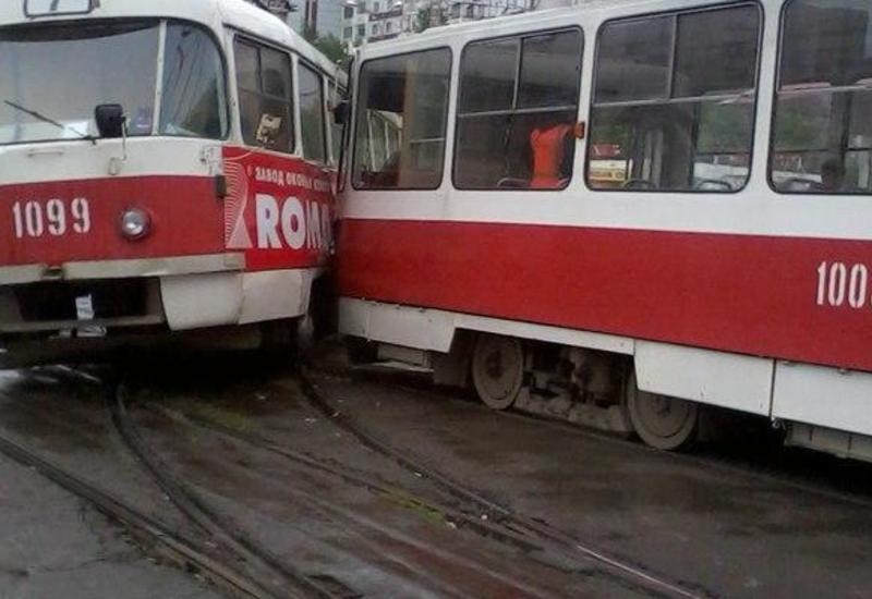 Rusiyada tramvaylar toqquşdu - Yaralılar var