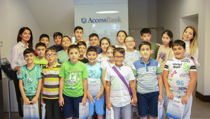 Участники проекта "Летняя школа" ознакомились с деятельностью "AccessBank"а