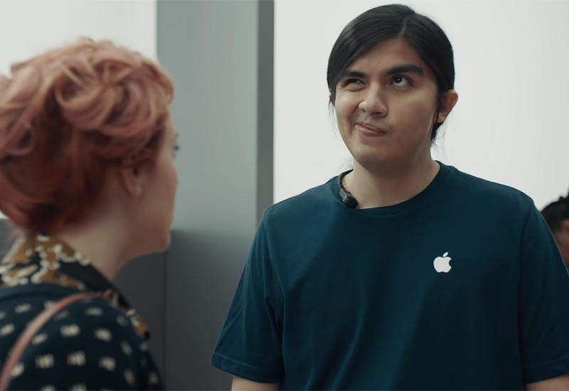 Samsung высмеяла "медленный" iPhone X в рекламе