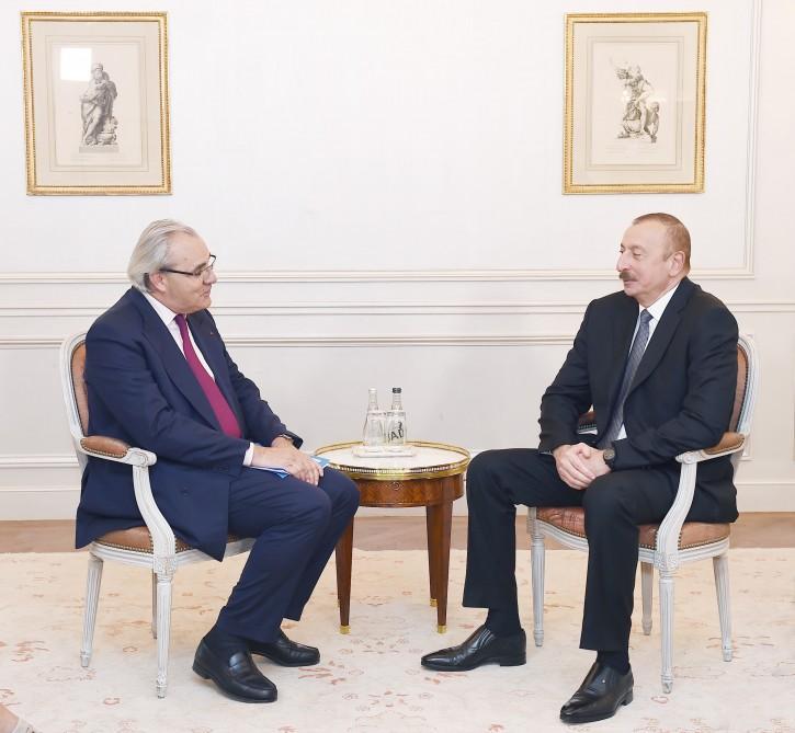 Президент Ильхам Алиев встретился в Париже с вице-президентом компании "Airbus" и директором группы "SUEZ"