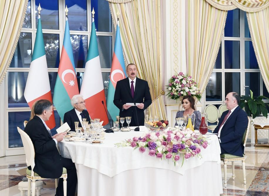 От имени Президента Ильхама Алиева был устроен официальный прием в честь Президента Италии