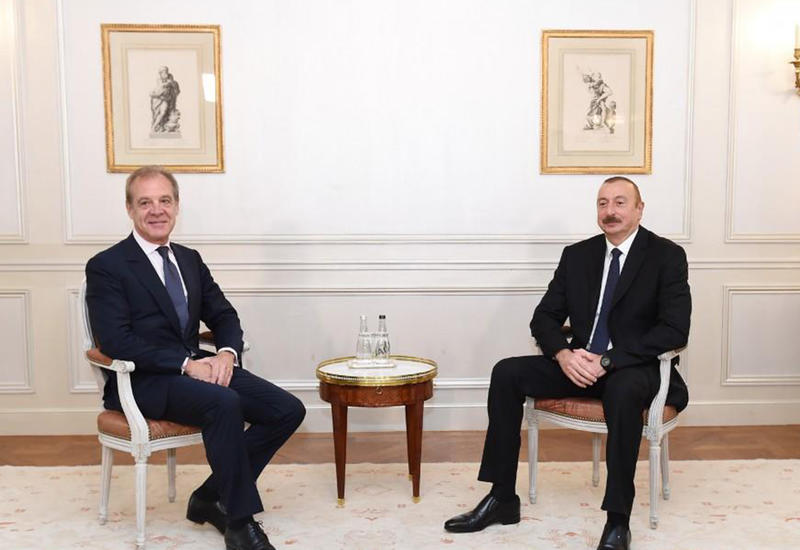 Президент Ильхам Алиев встретился в Париже с главами компаний "Iveco France" и "CIFAL"