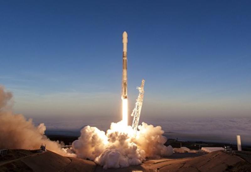 Первая ступень Falcon 9 совершила посадку на плавучую платформу