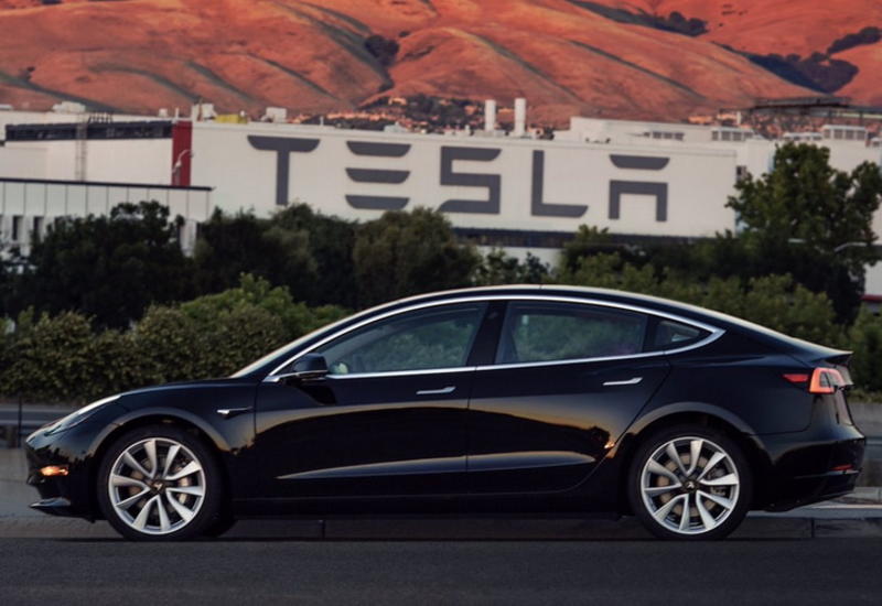 Электрическая Tesla Model 3 поступила в открытую продажу