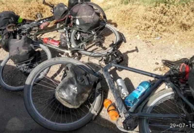 В Таджикистане машина въехала в группу туристов, есть погибшие