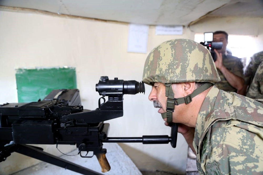 Руководство минобороны Азербайджана посетило передовые подразделения в прифронтовой зоне