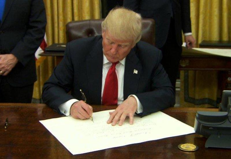 Трамп подписал указ о восстановлении санкций против Ирана