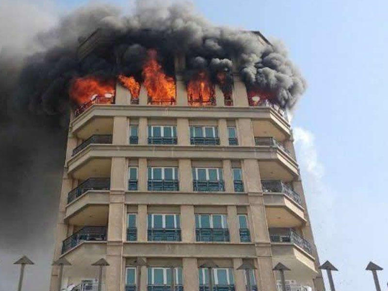 Tehranda neft şirkətinin binasında yanğın olub, 12 nəfər yaralanıb