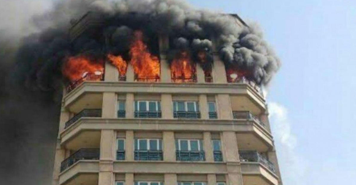 В Тегеране загорелось здание нефтяной компании,есть пострадавшие