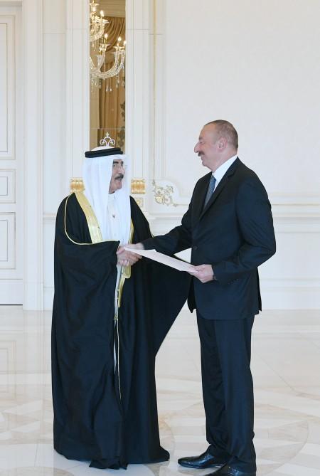 Президент Ильхам Алиев принял верительные грамоты послов Бахрейна, Шри-Ланки и КНДР