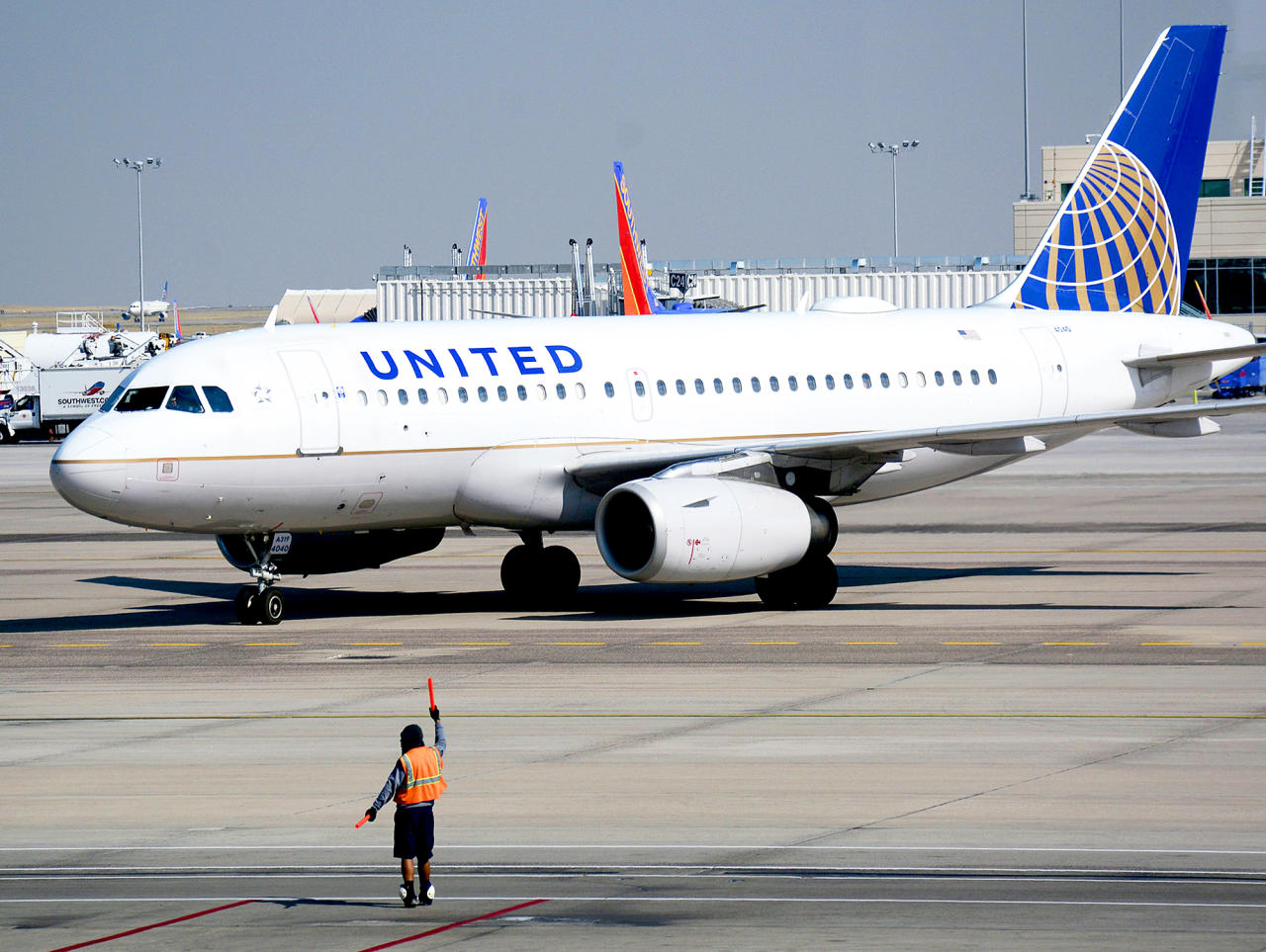 Cамолет United Airlines экстренно приземлился в Нью-Йорке
