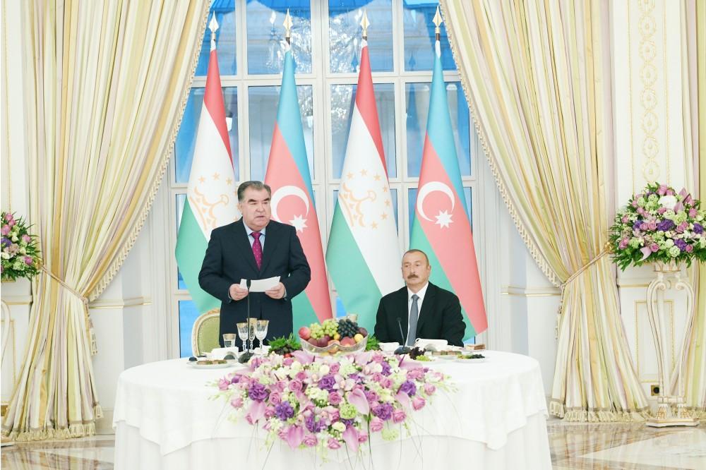 От имени Президента Ильхама Алиева был дан официальный прием в честь Президента Таджикистана