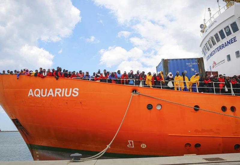 Шесть стран ЕС договорились принять мигрантов с судна Aquarius