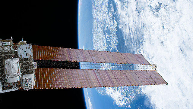 Российские космонавты вышли в открытый космос