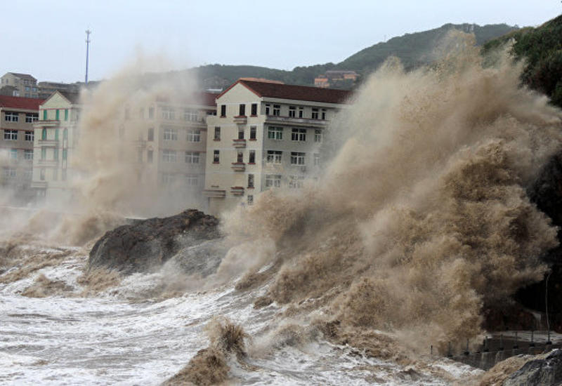 В Китае число жертв тайфуна "Румбия" возросло до семи человек
