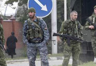 Çeçenistanda polis bölməsinə hücum: bir polis ölüb, yaralılar var <span class="color_red">- VİDEO</span>