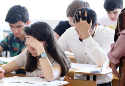 Bakıda ana və oğlu eyni vaxtda tələbə oldu <span class="color_red">- FOTO</span>