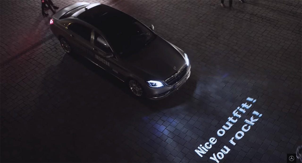 Mercedes-Benz научил головную оптику разговаривать