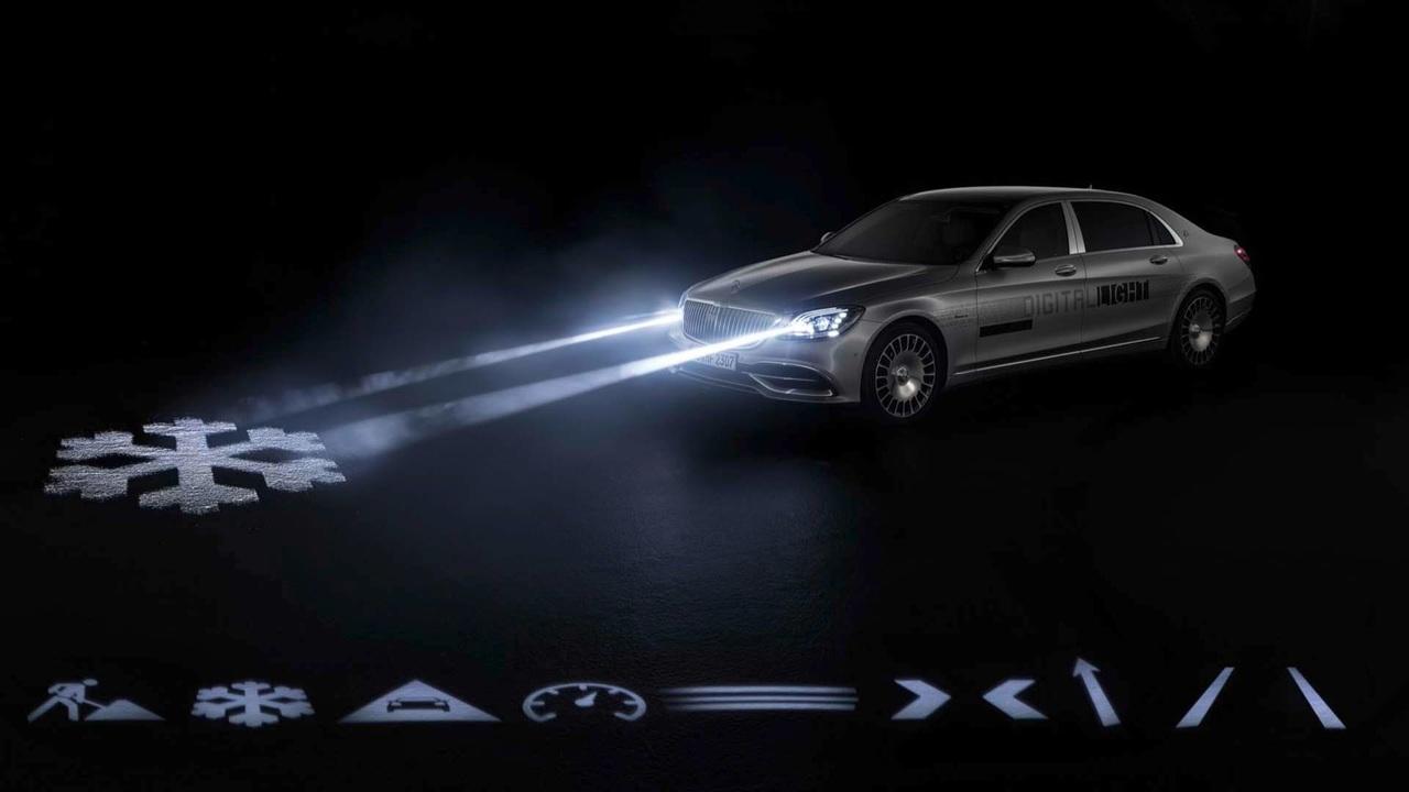 Mercedes-Benz научил головную оптику разговаривать