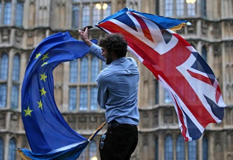 В Евросоюзе призвали договориться о "разводе" с Британией