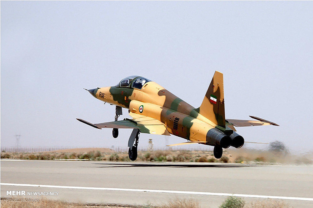 Иран представил свой первый истребитель собственного производства