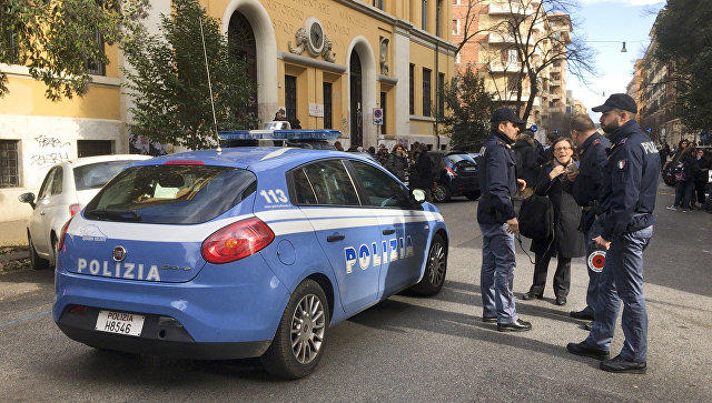 В Италии полька напала с ножом на прохожих