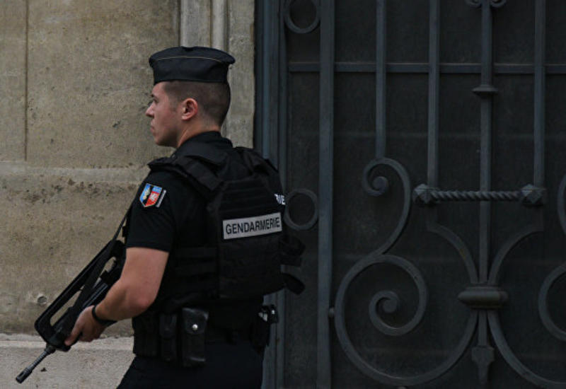 Во Франции российских туристов ограбили на миллион долларов
