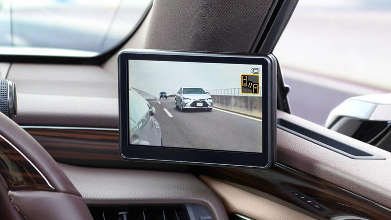 Lexus ES получил видеокамеры вместо зеркал заднего вида