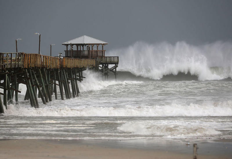 Кадры урагана Флоренс, бушующего в США, впечатлили Сеть