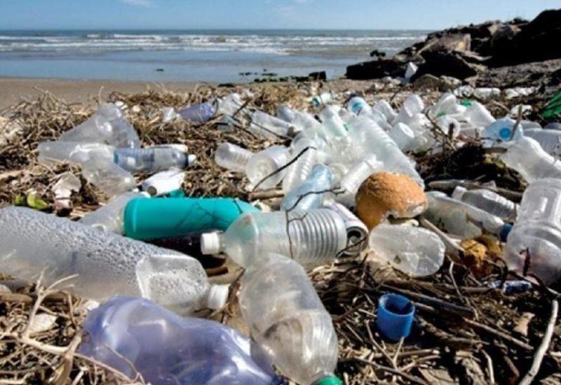 Минэкологии бьет тревогу в связи с загрязнением побережья Каспия пластиком
