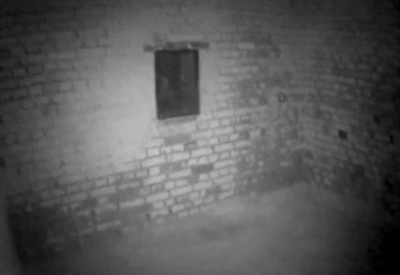 Турист снял на телефон встречу с призраком смотрителя замка