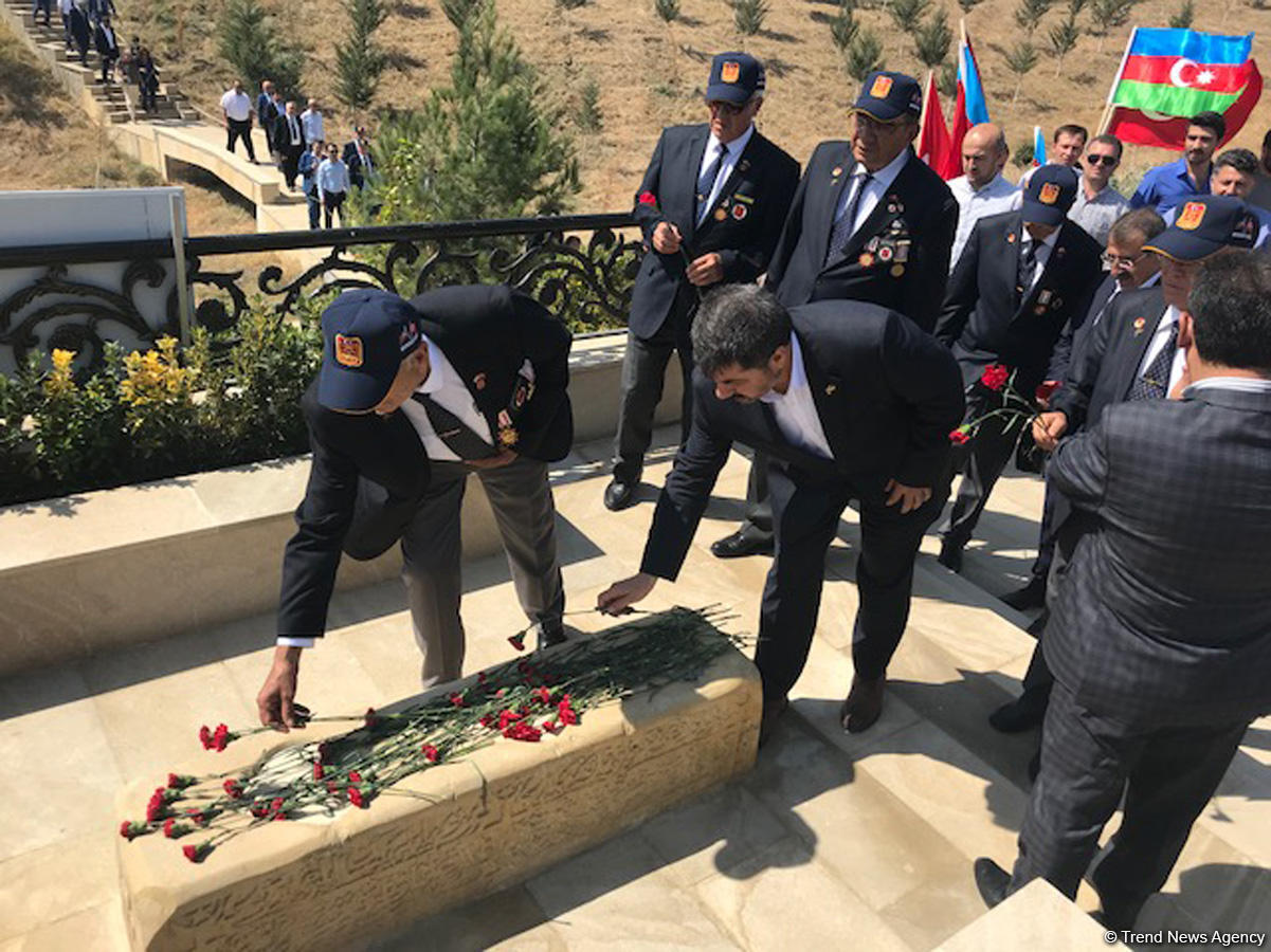 В Шамахы после капремонта открыт памятник, установленный в честь турецкого солдата-шехида