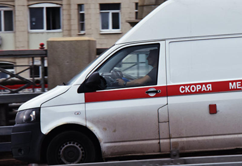 В России машина врезалась в кафе, погибли три человека
